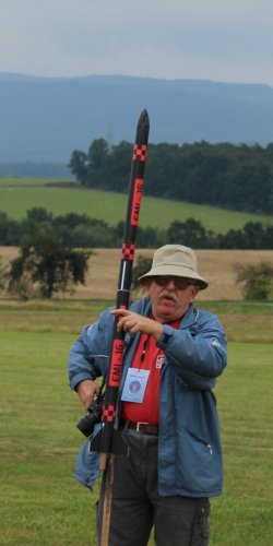 img_2952 piotr sornowsky predvadi  motor s dymovnici 